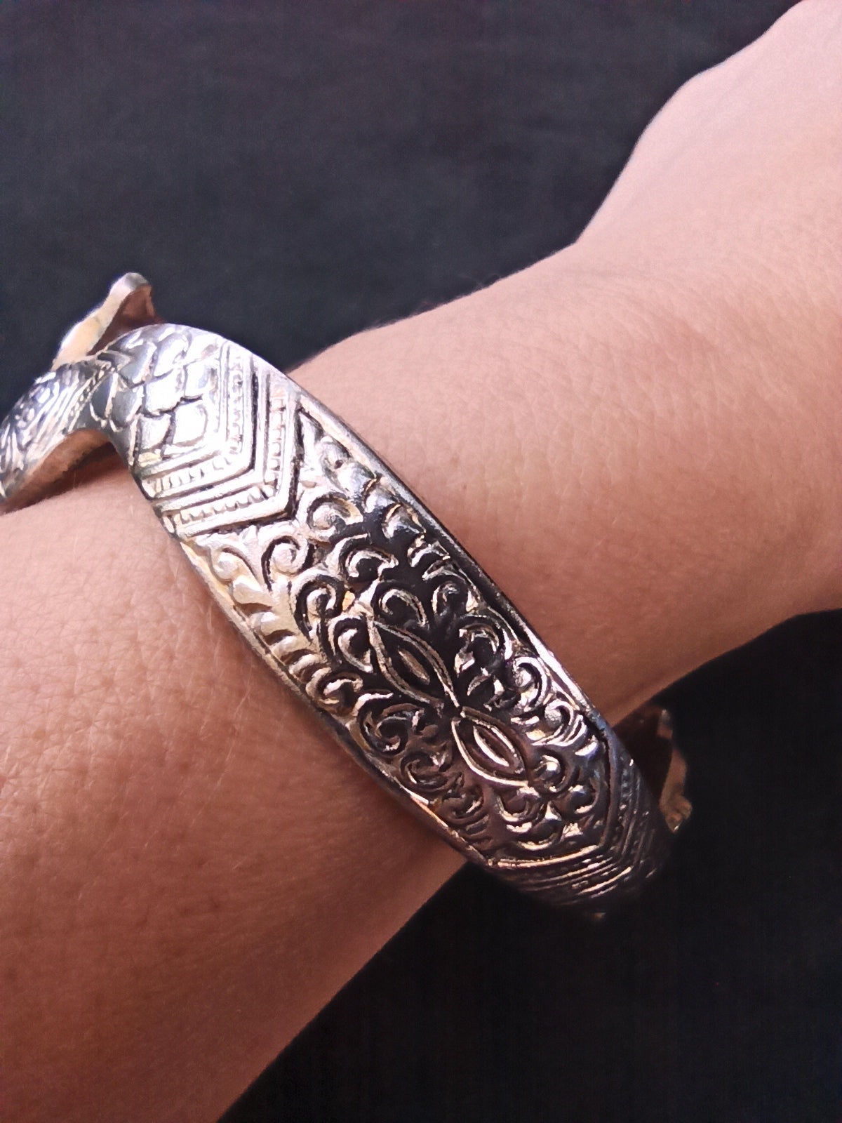 Vintage Silver-Tone Snake Head Cuff Bracelet - Sigillo del Deserto