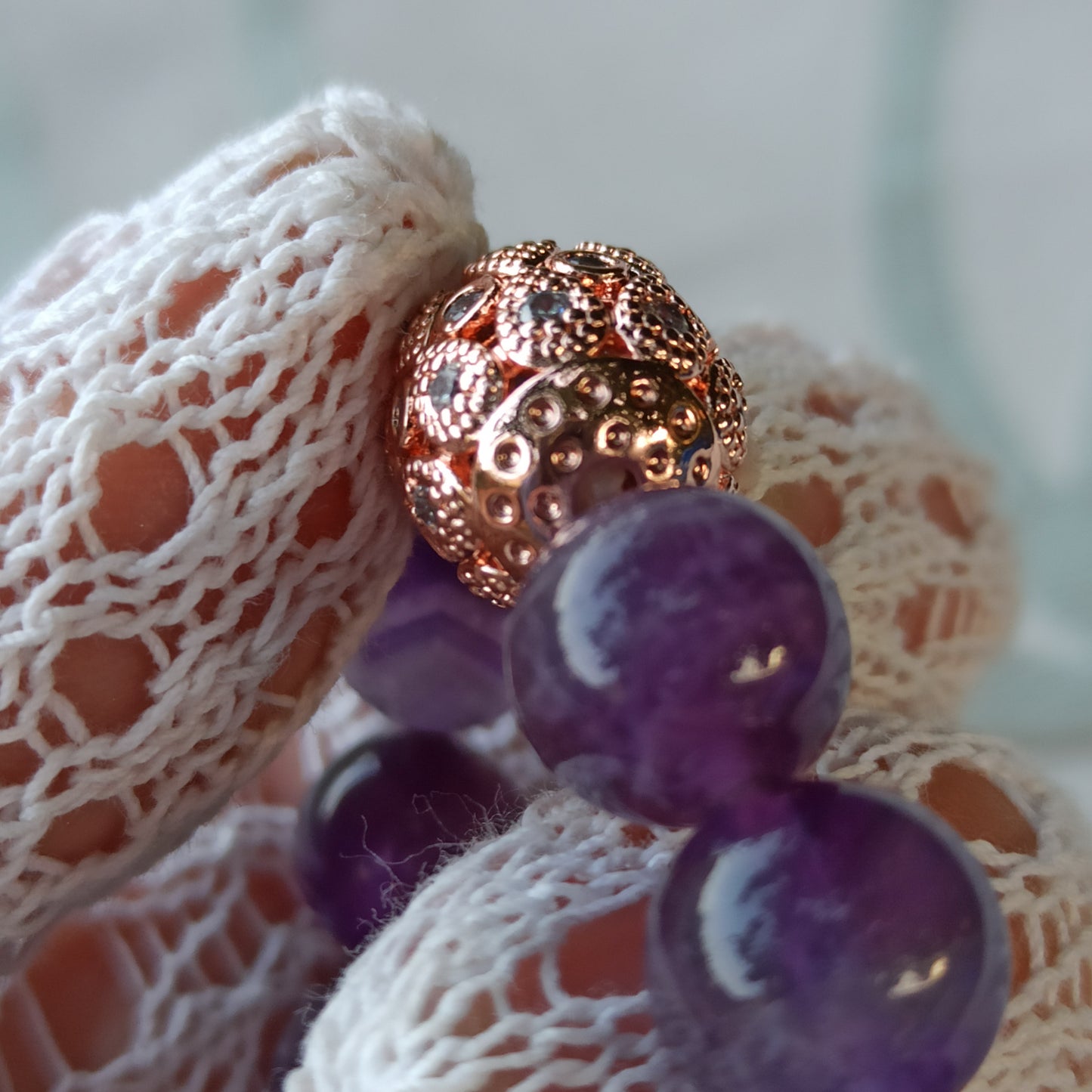 Respiro d’Ametista – Bracelet with amethyst and decorated copper