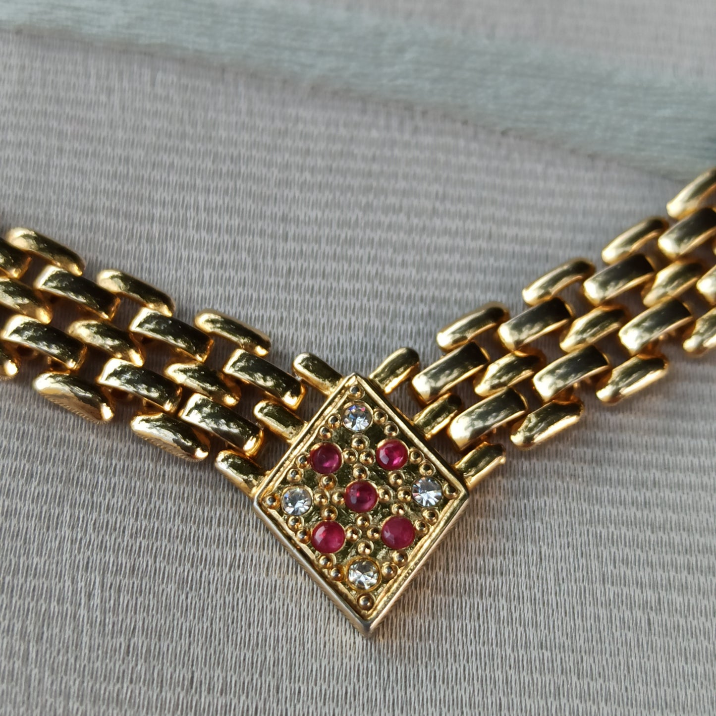 Lacrime di Aurora - Golden Avon Necklace with Colored Crystals