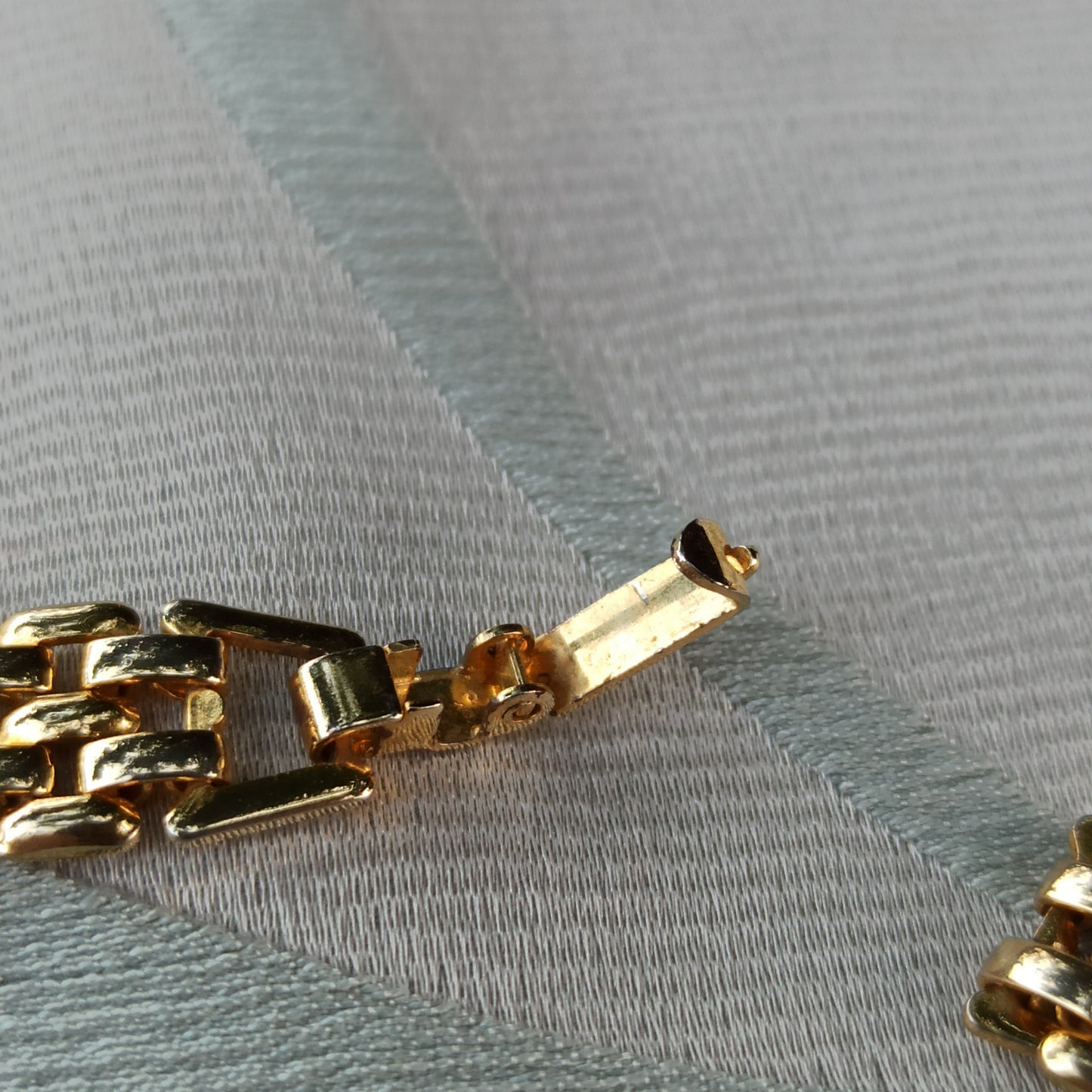 Lacrime di Aurora - Golden Avon Necklace with Colored Crystals