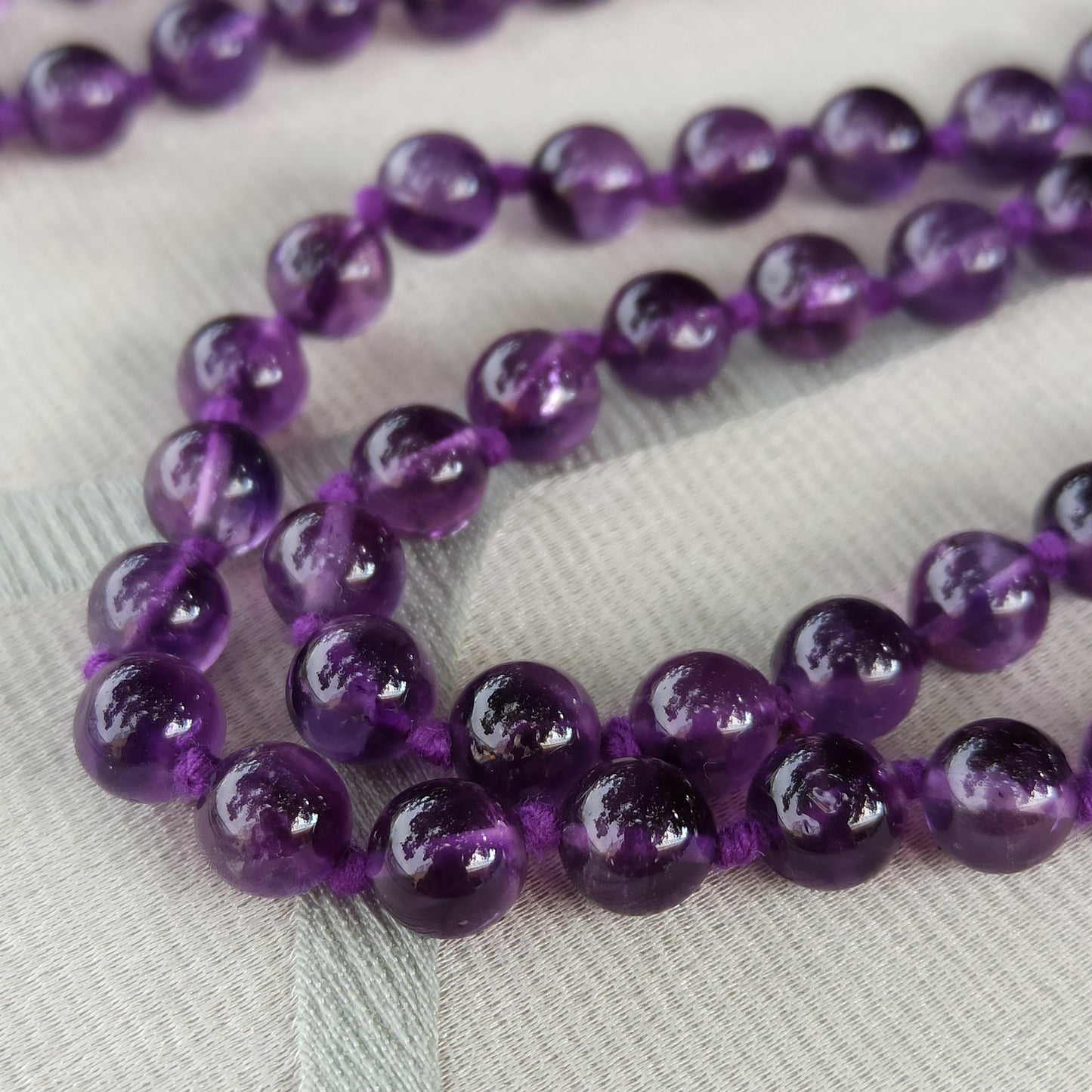 Lacrime di Aurora - Long necklace in hand-knotted amethyst