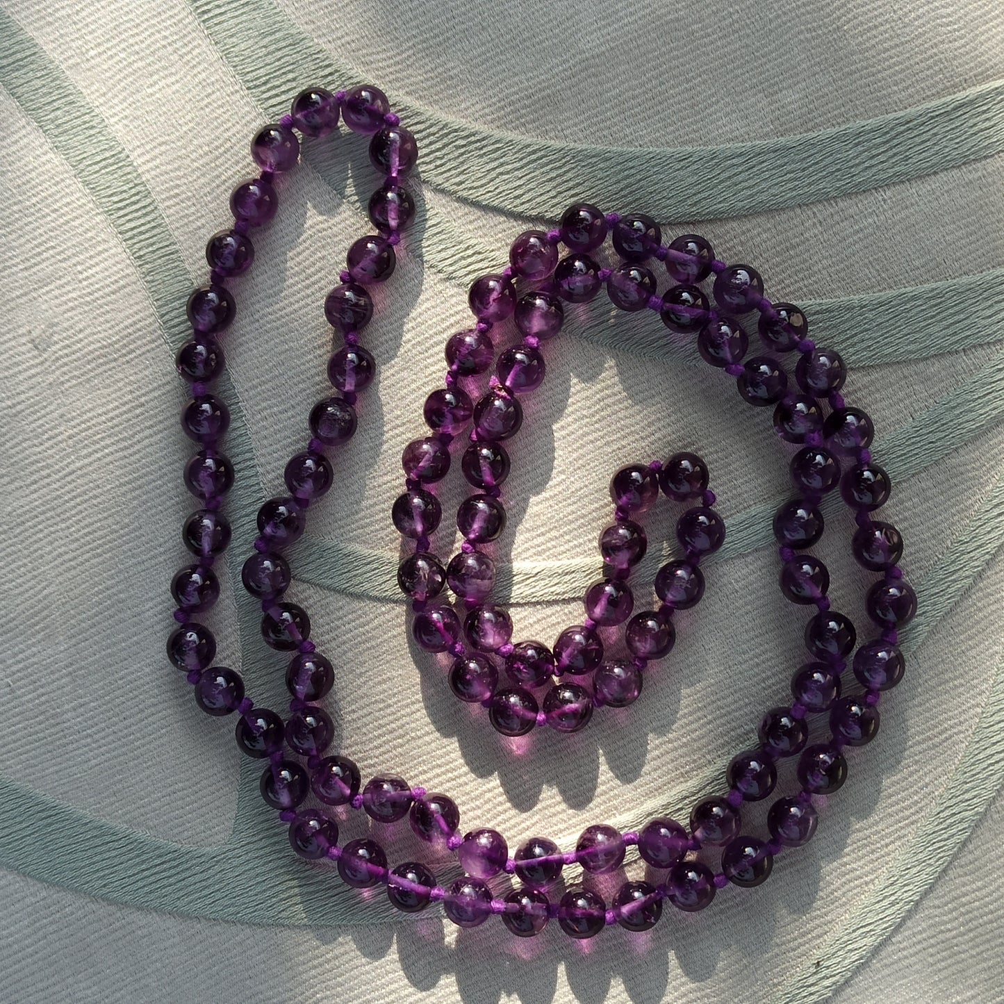 Lacrime di Aurora - Long necklace in hand-knotted amethyst