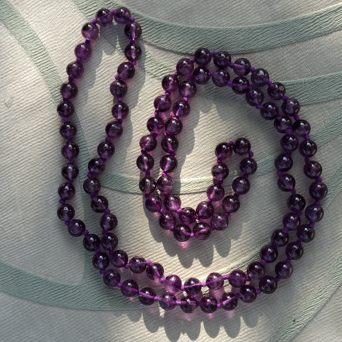 Lacrime di Aurora - Long necklace in hand-knotted amethyst
