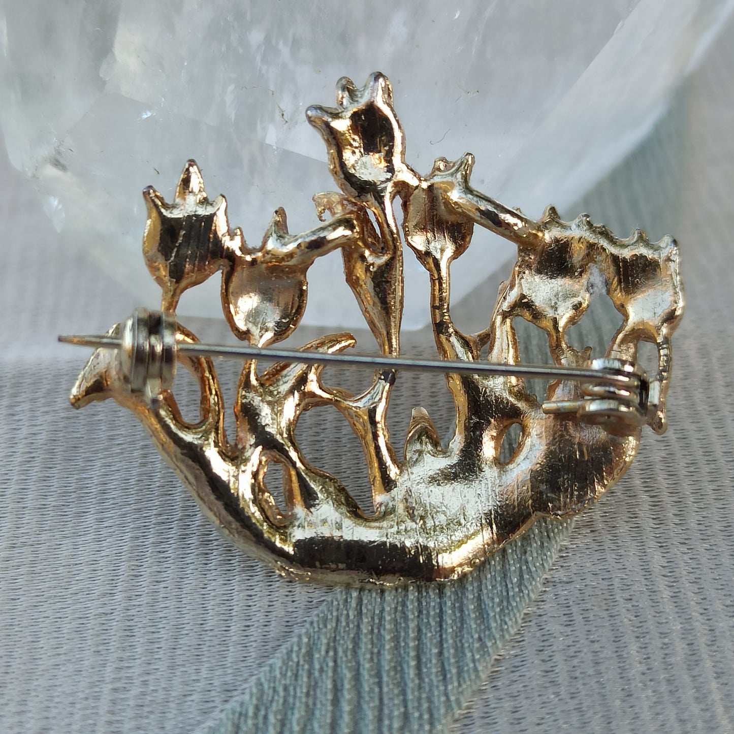 Offerta ai Sussurri - Golden Floral Brooch from the '60s