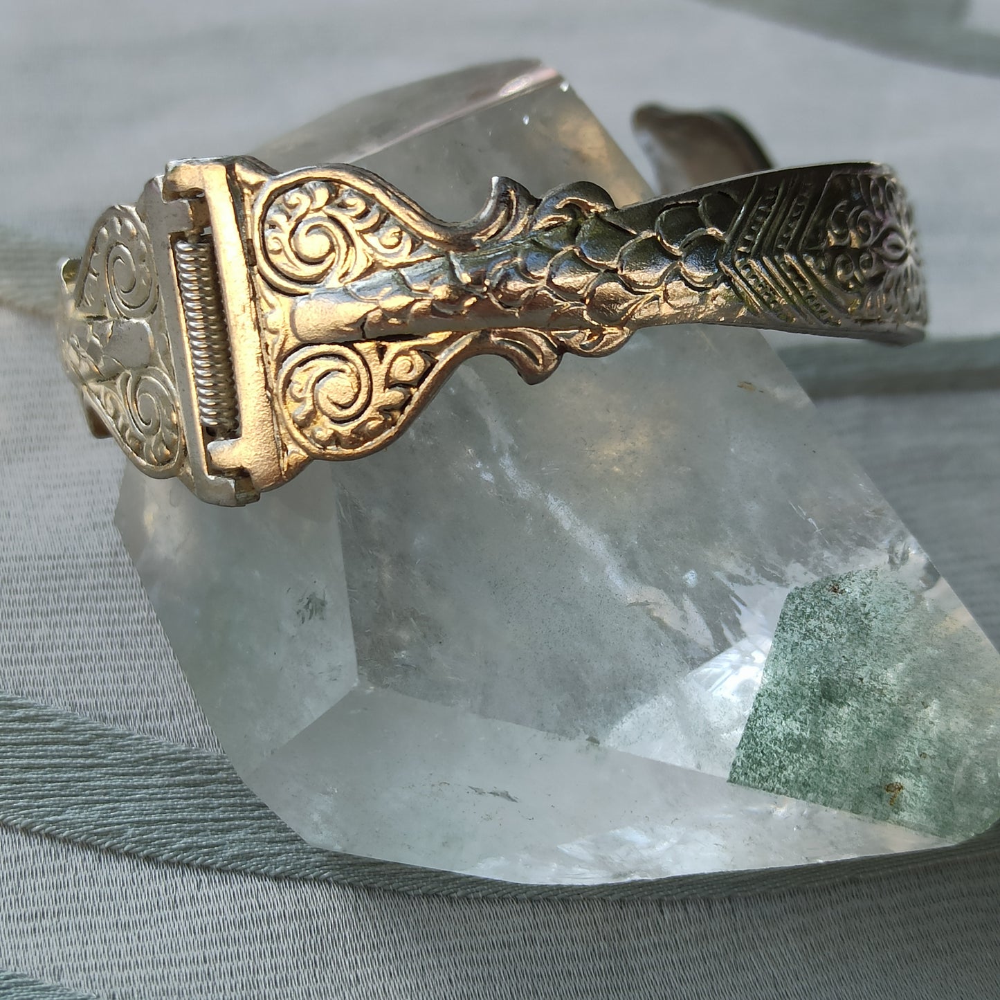 Vintage Silver-Tone Snake Head Cuff Bracelet - Sigillo del Deserto