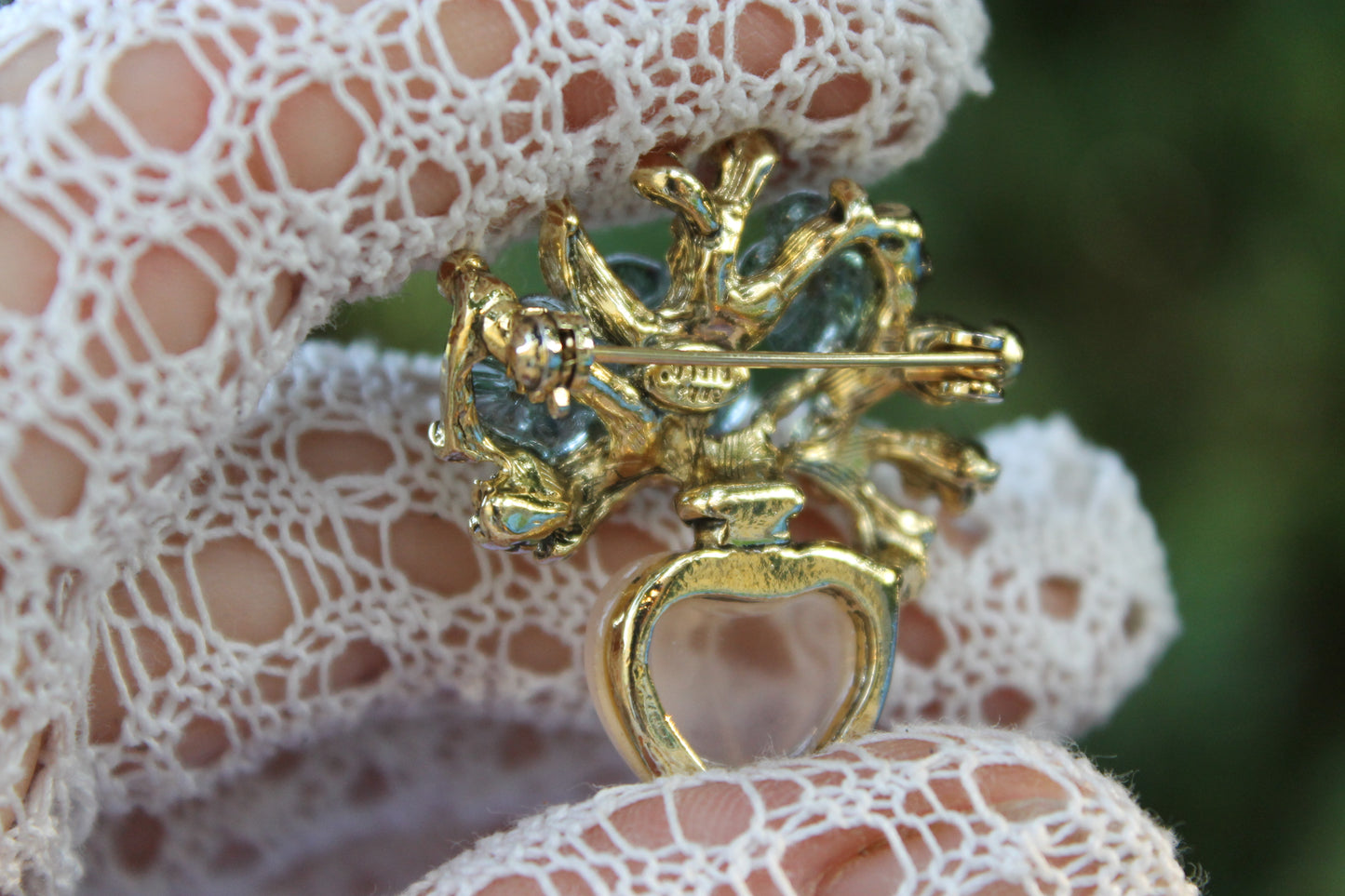 Vaso dell’Anima - Vintage brooch from the '80s with zircons and pearls