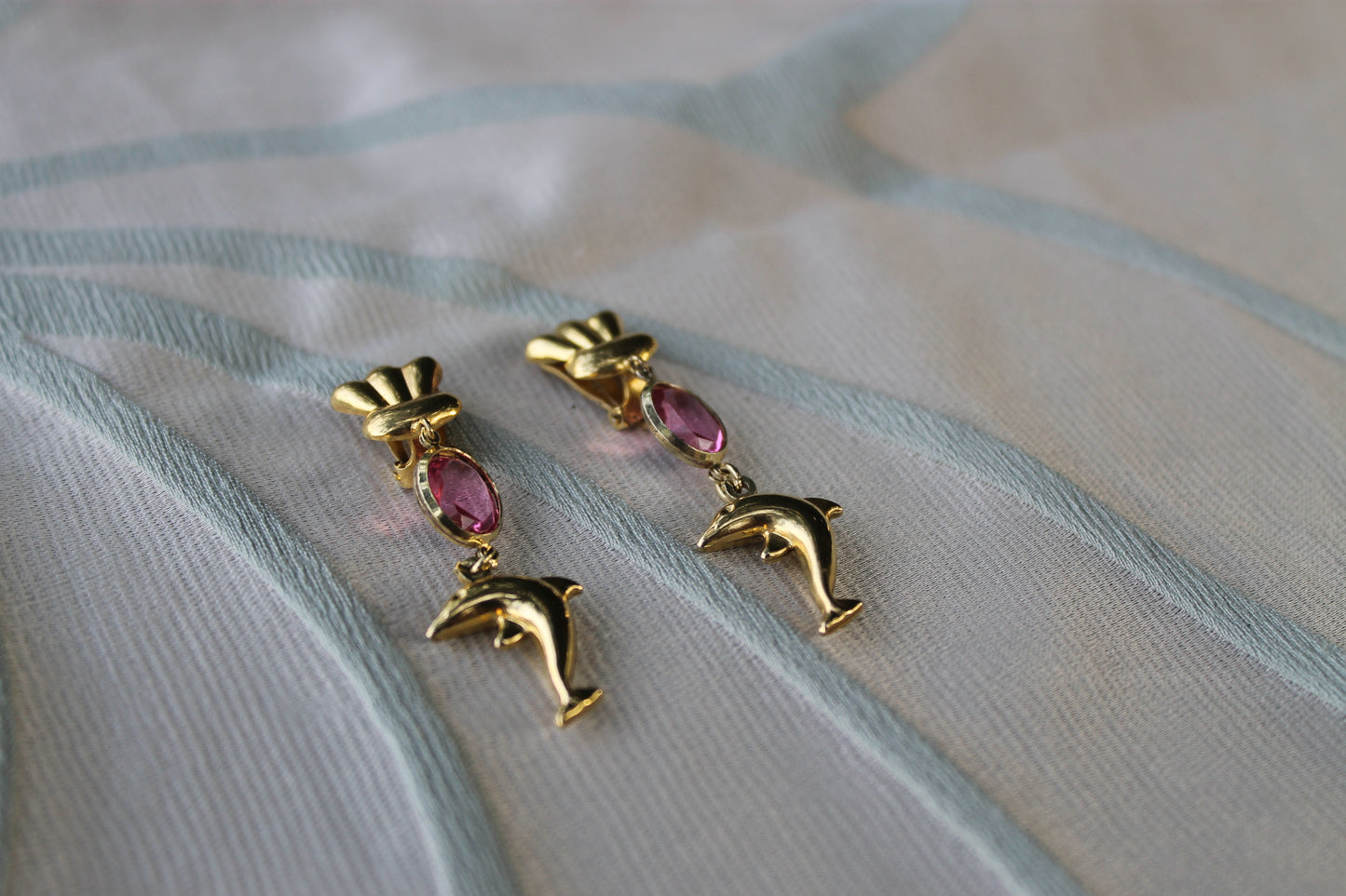 Custodi del Mare Interiore - Vintage silver earrings with dolphin and pink tourmaline