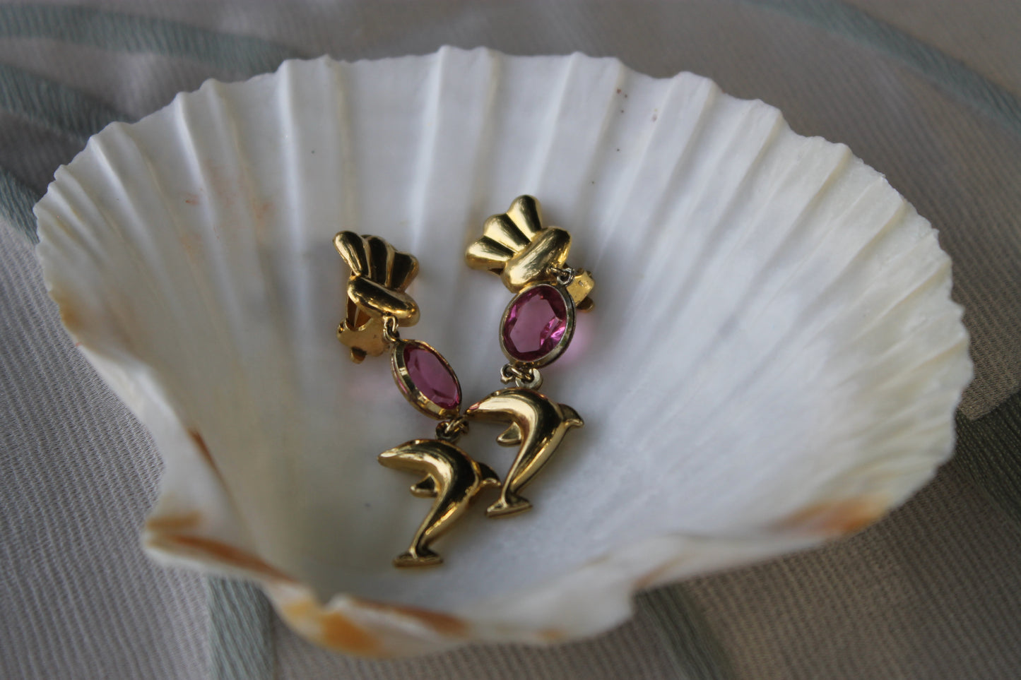 Custodi del Mare Interiore - Vintage silver earrings with dolphin and pink tourmaline