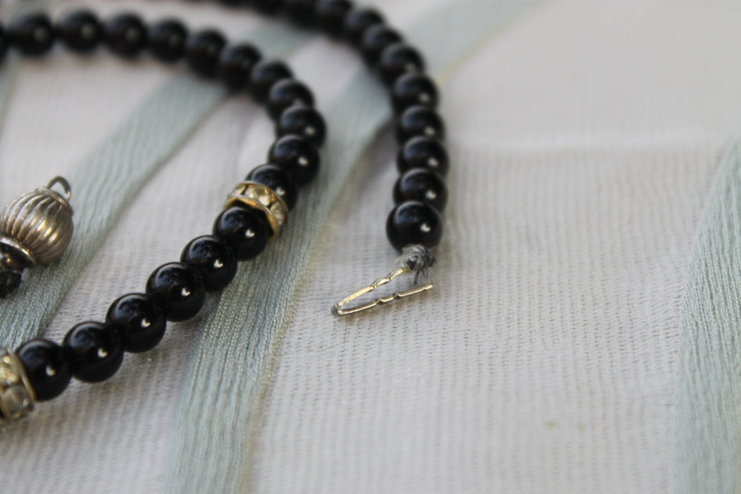Geometria dell’Ombra - Vintage necklace with onyx and rhinestones