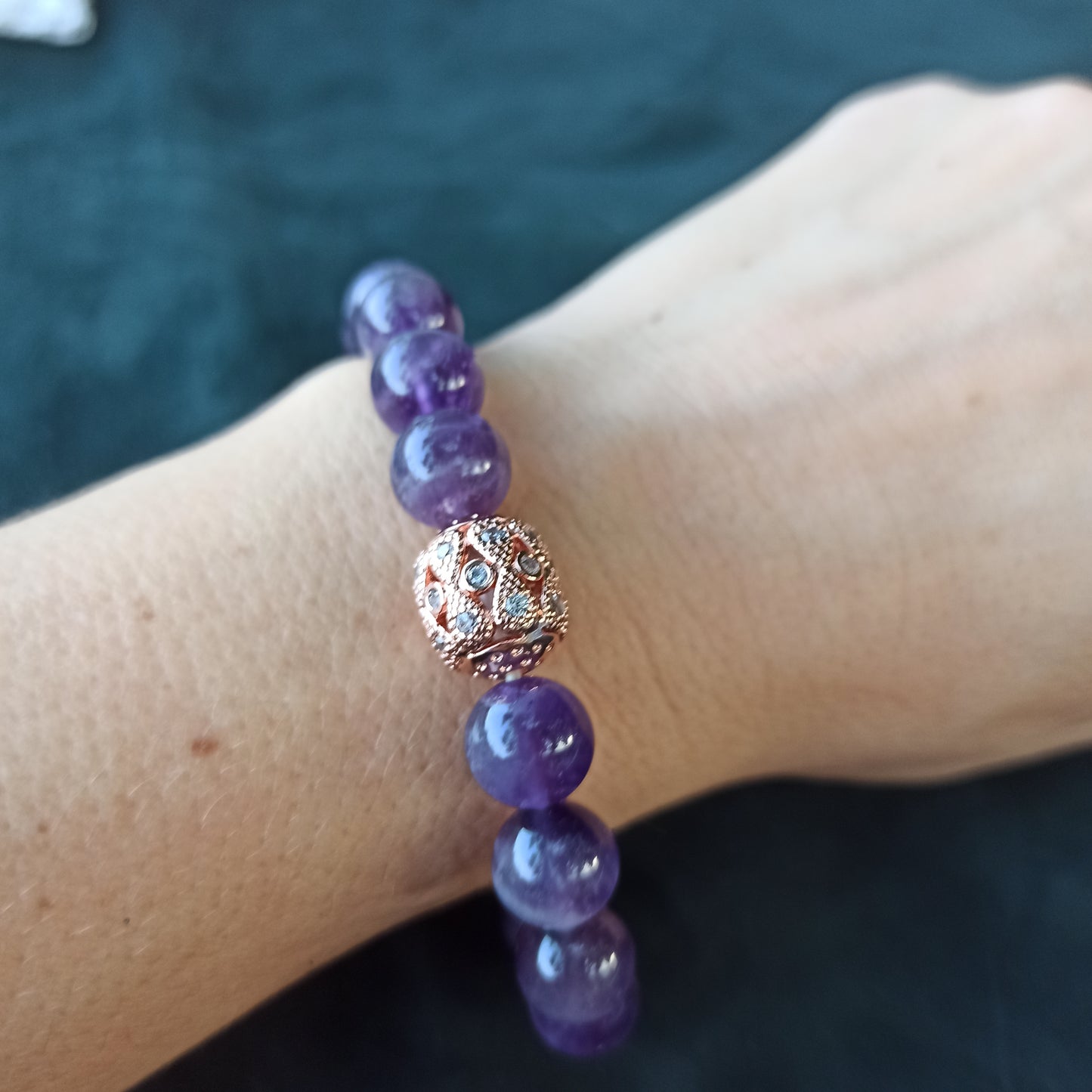 Respiro d’Ametista – Bracelet with amethyst and decorated copper
