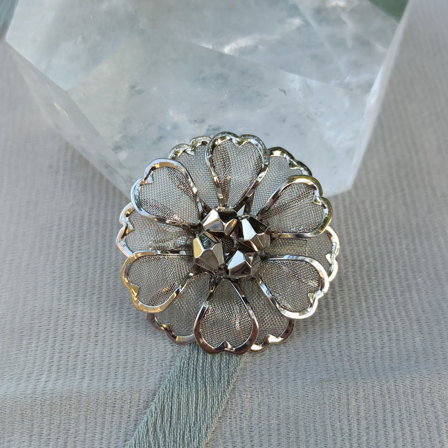 Fiore del Velo - Vintage Brooch in Gilded Metal from the 1950s