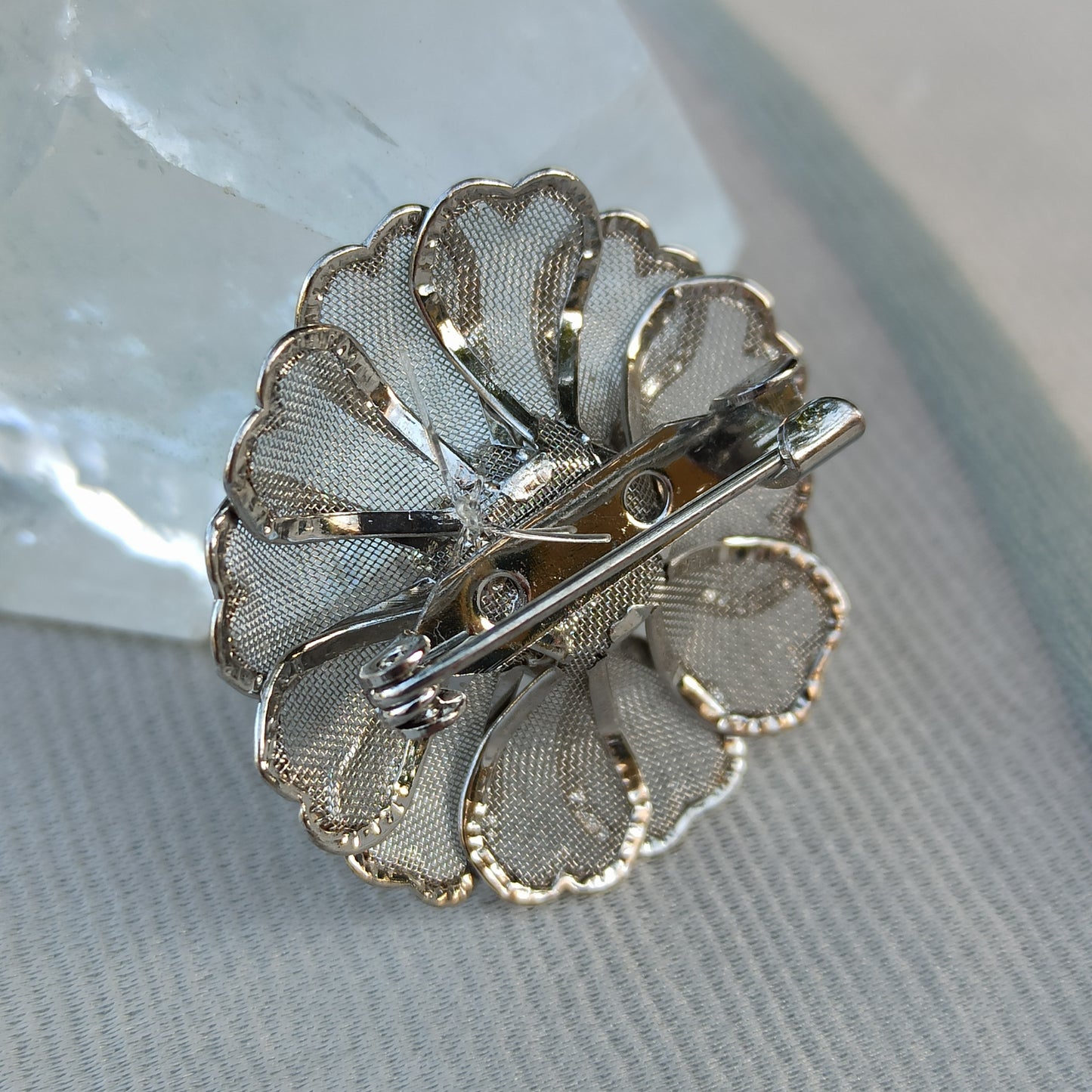 Fiore del Velo - Vintage Brooch in Gilded Metal from the 1950s