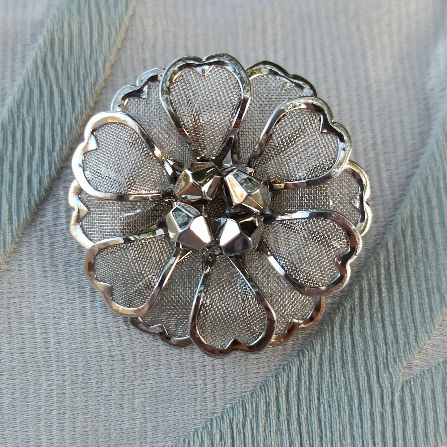 Fiore del Velo - Vintage Brooch in Gilded Metal from the 1950s