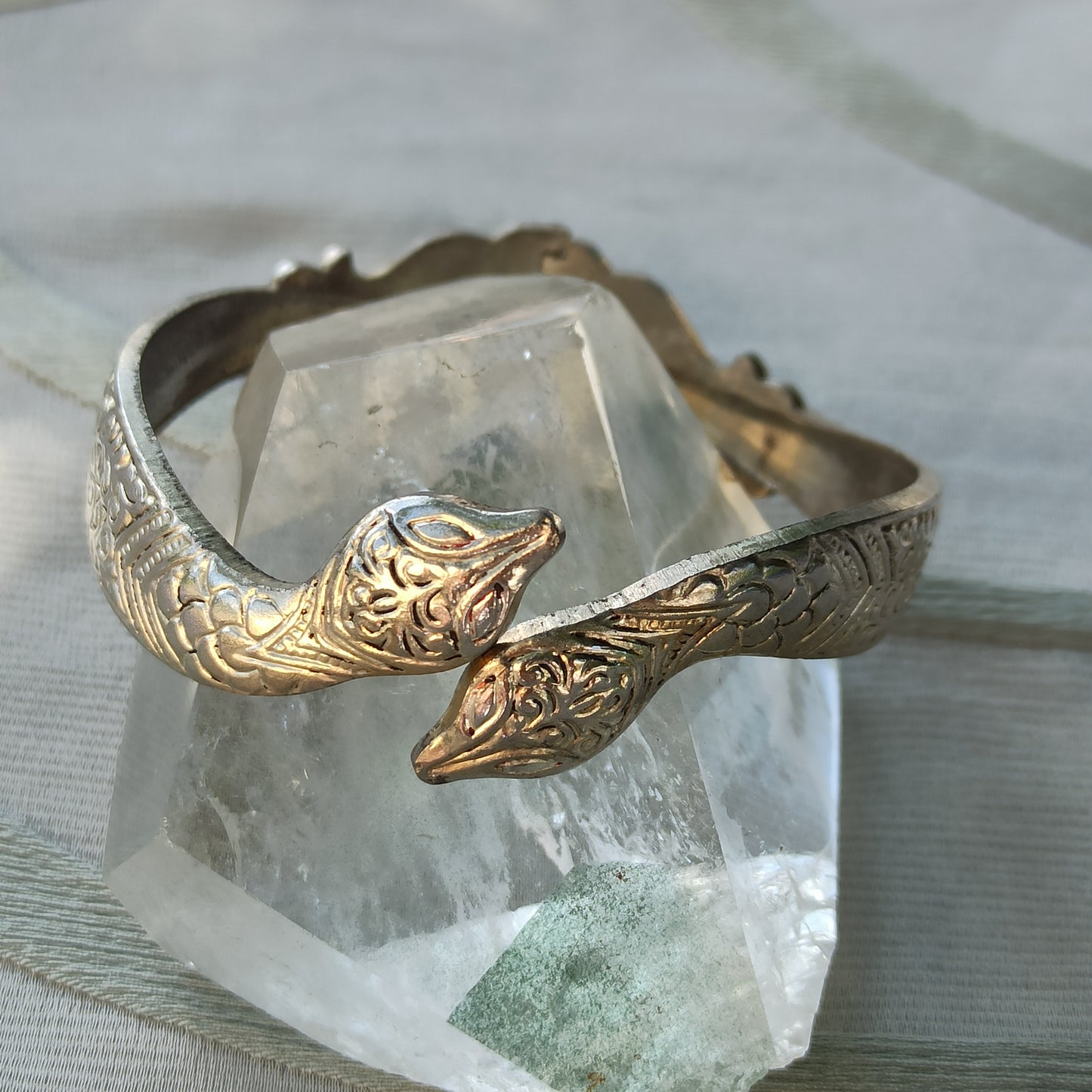 Vintage Silver-Tone Snake Head Cuff Bracelet - Sigillo del Deserto
