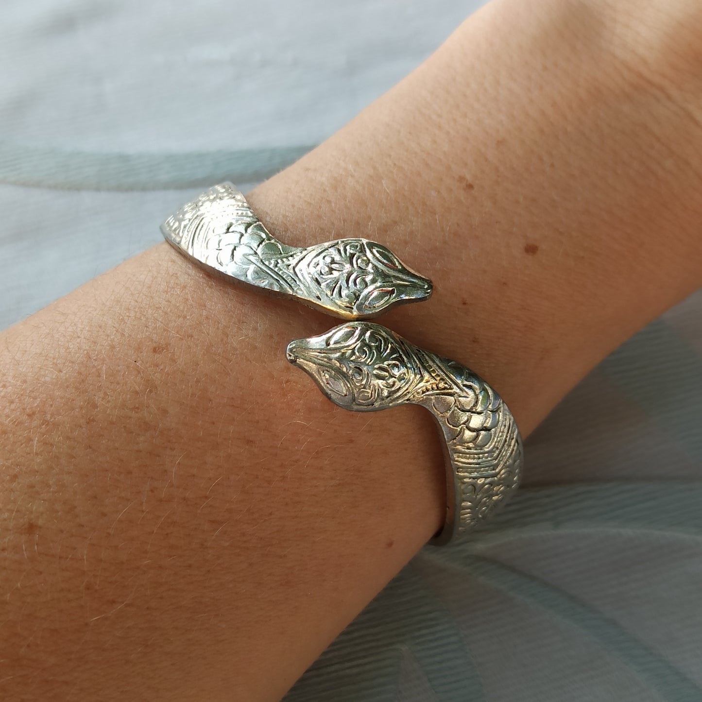 Vintage Silver-Tone Snake Head Cuff Bracelet - Sigillo del Deserto