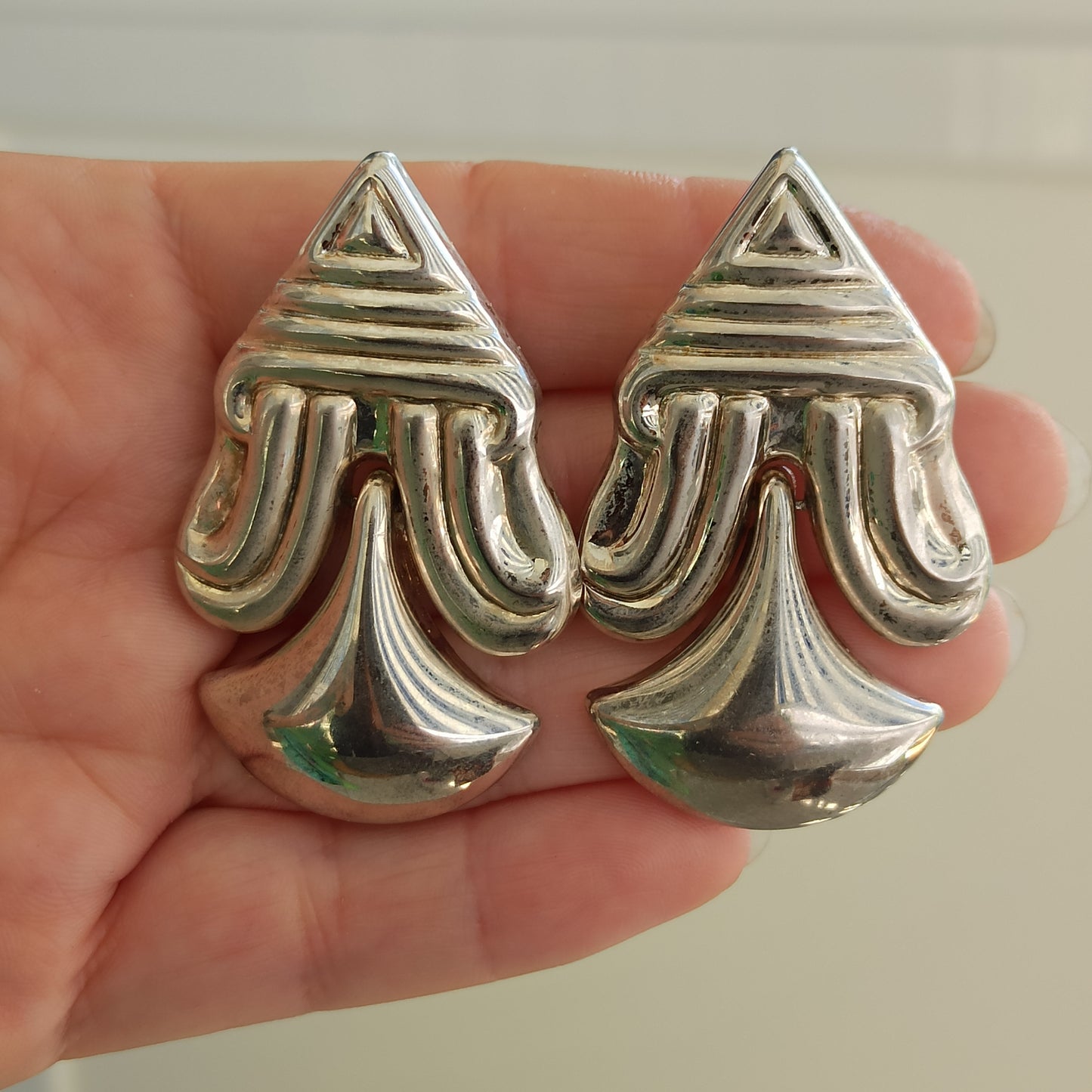 Vintage Silver-Tone Ethnic Clip-On Earrings - Sigillo del Deserto