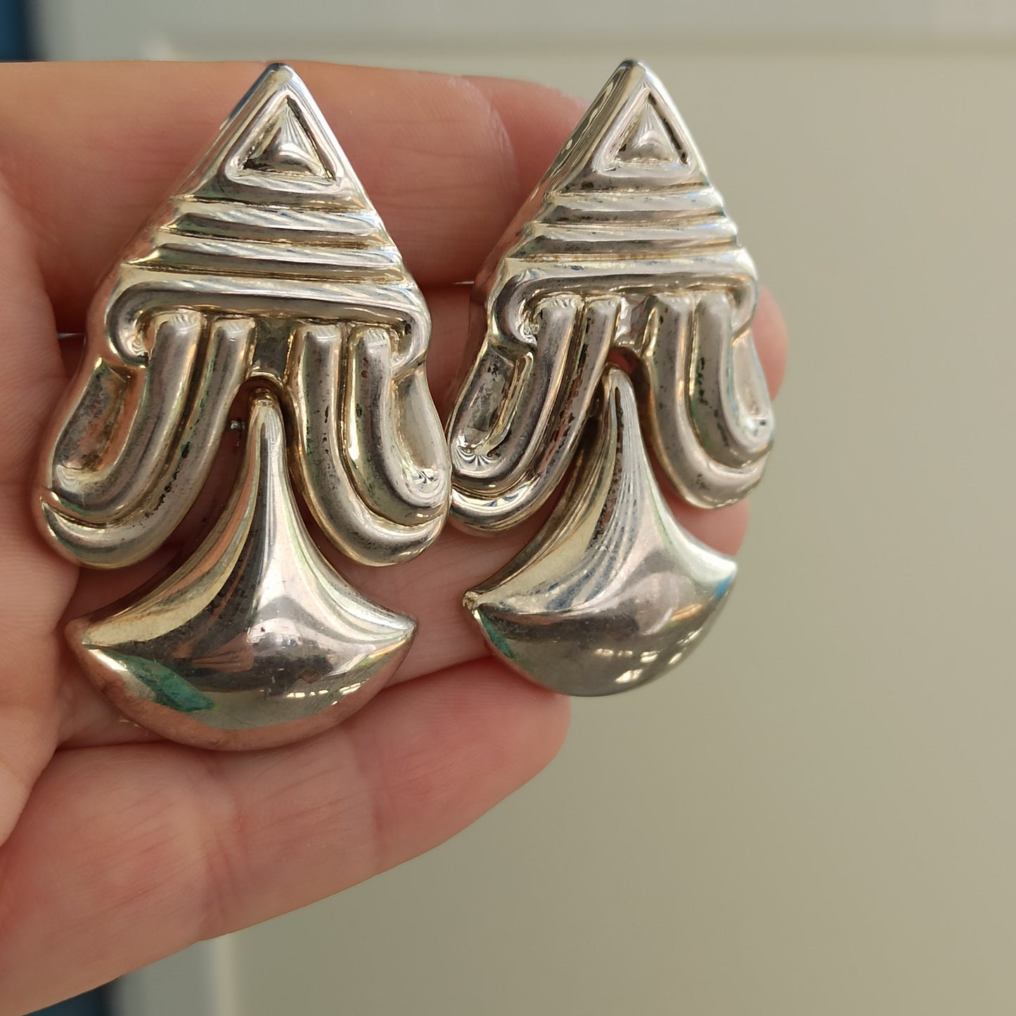 Vintage Silver-Tone Ethnic Clip-On Earrings - Sigillo del Deserto