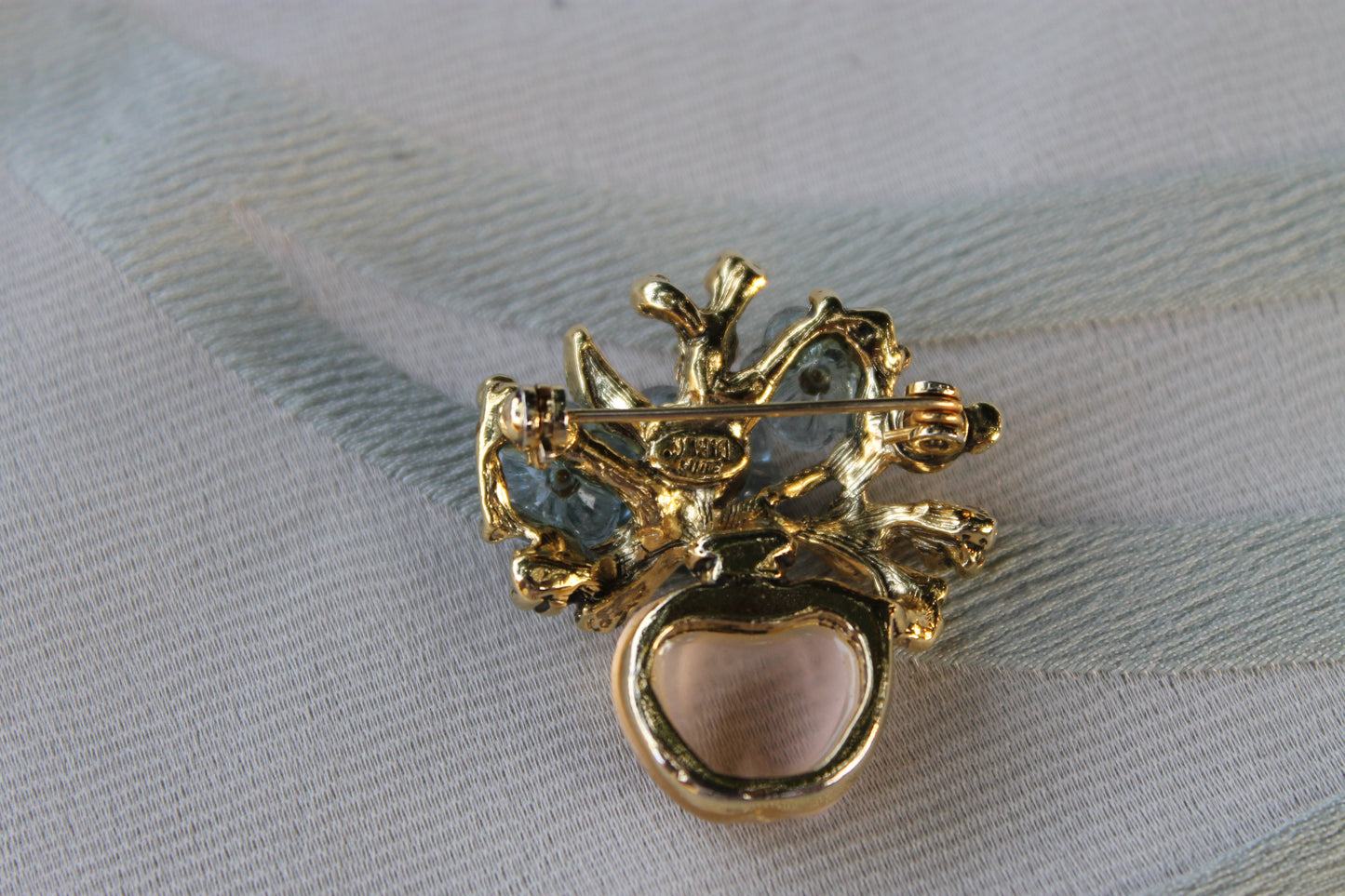 Vaso dell’Anima - Vintage brooch from the '80s with zircons and pearls
