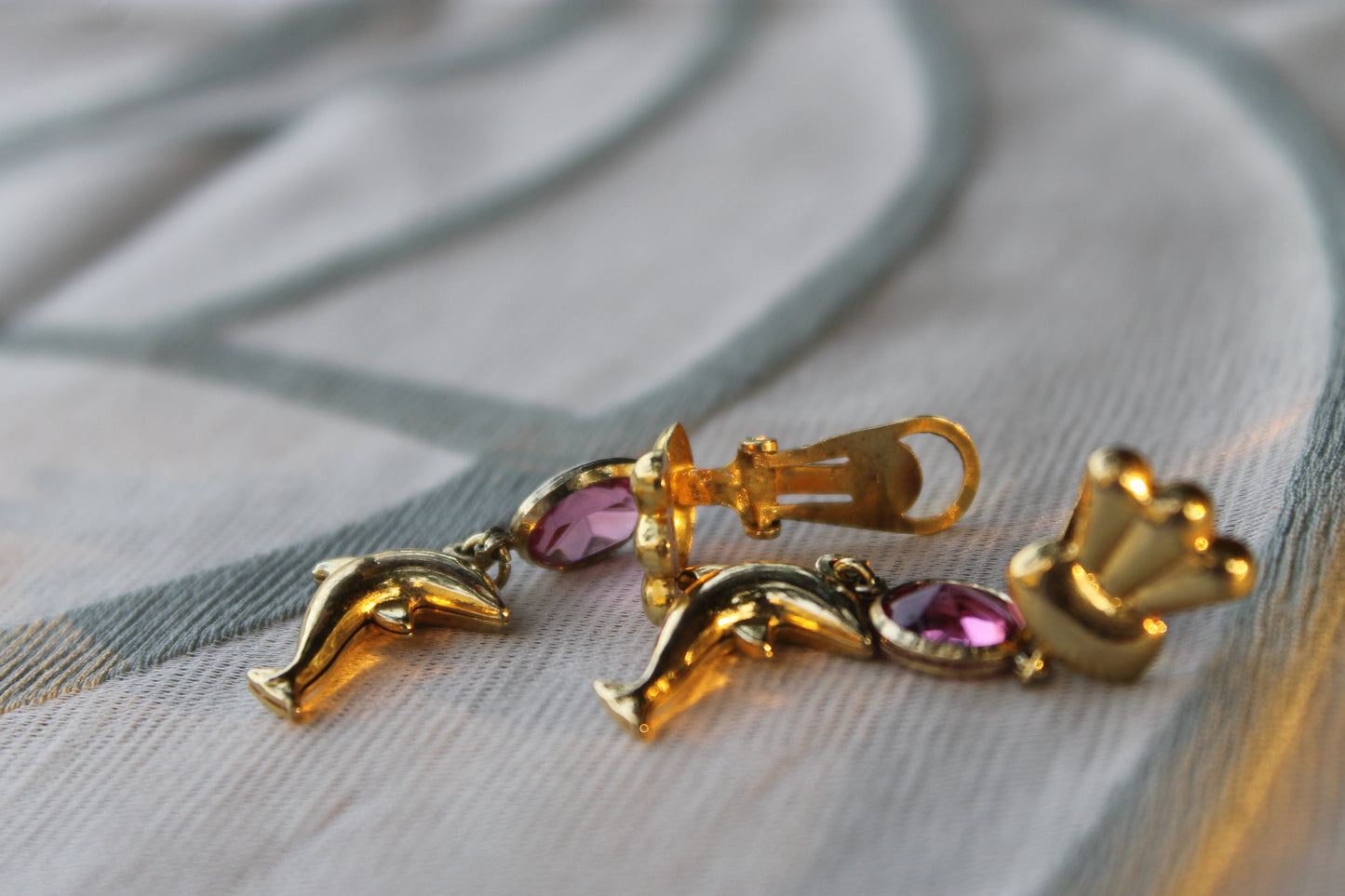 Custodi del Mare Interiore - Vintage silver earrings with dolphin and pink tourmaline