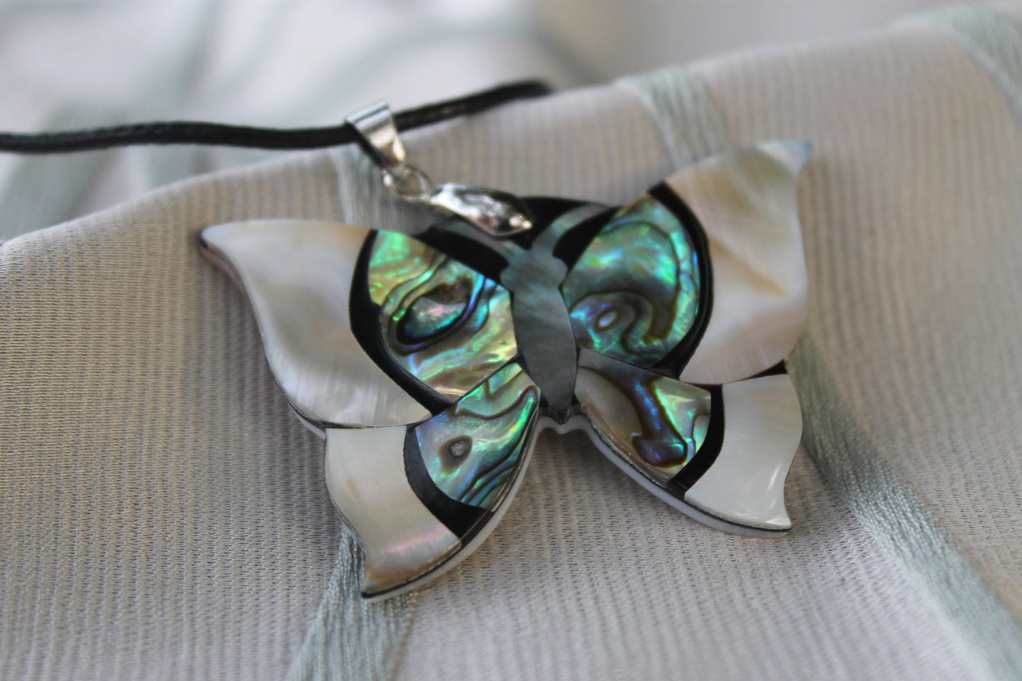 Ali del Sogno - Necklace with Butterfly in Mother-of-Pearl and Abalone