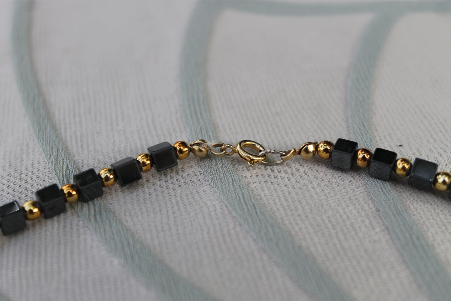 Sigillo dell’Equilibrio - Geometric Hematite Necklace
