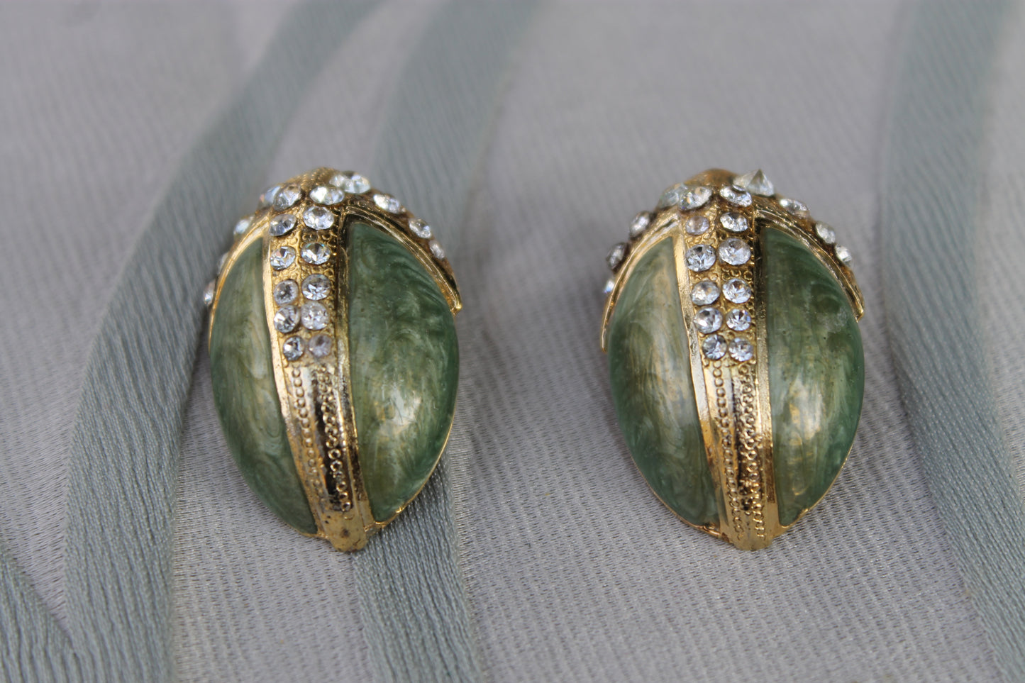 Custodi di Giada - Vintage Gold-Plated Earrings with Green Enamel and Rhinestones