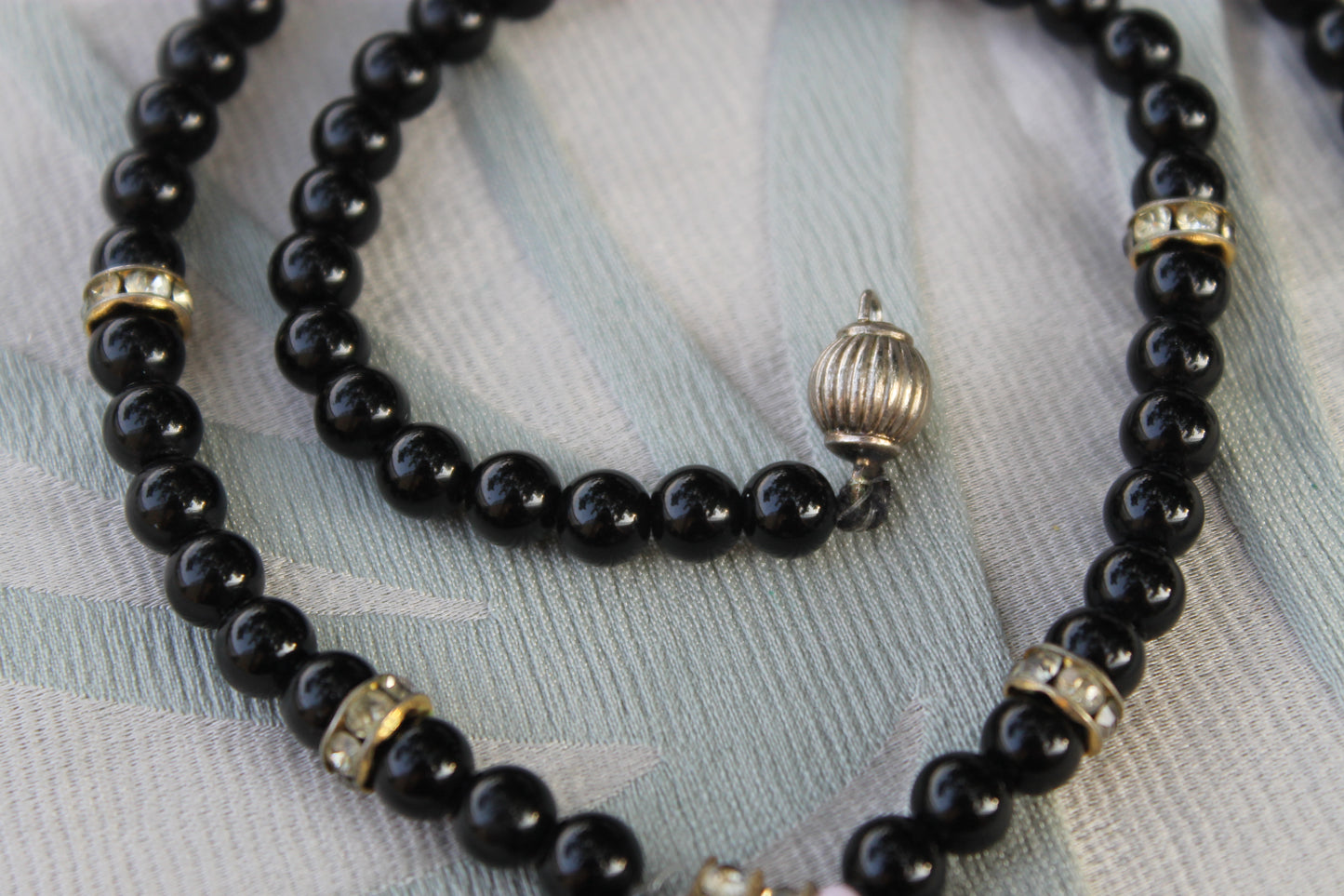 Geometria dell’Ombra - Vintage necklace with onyx and rhinestones