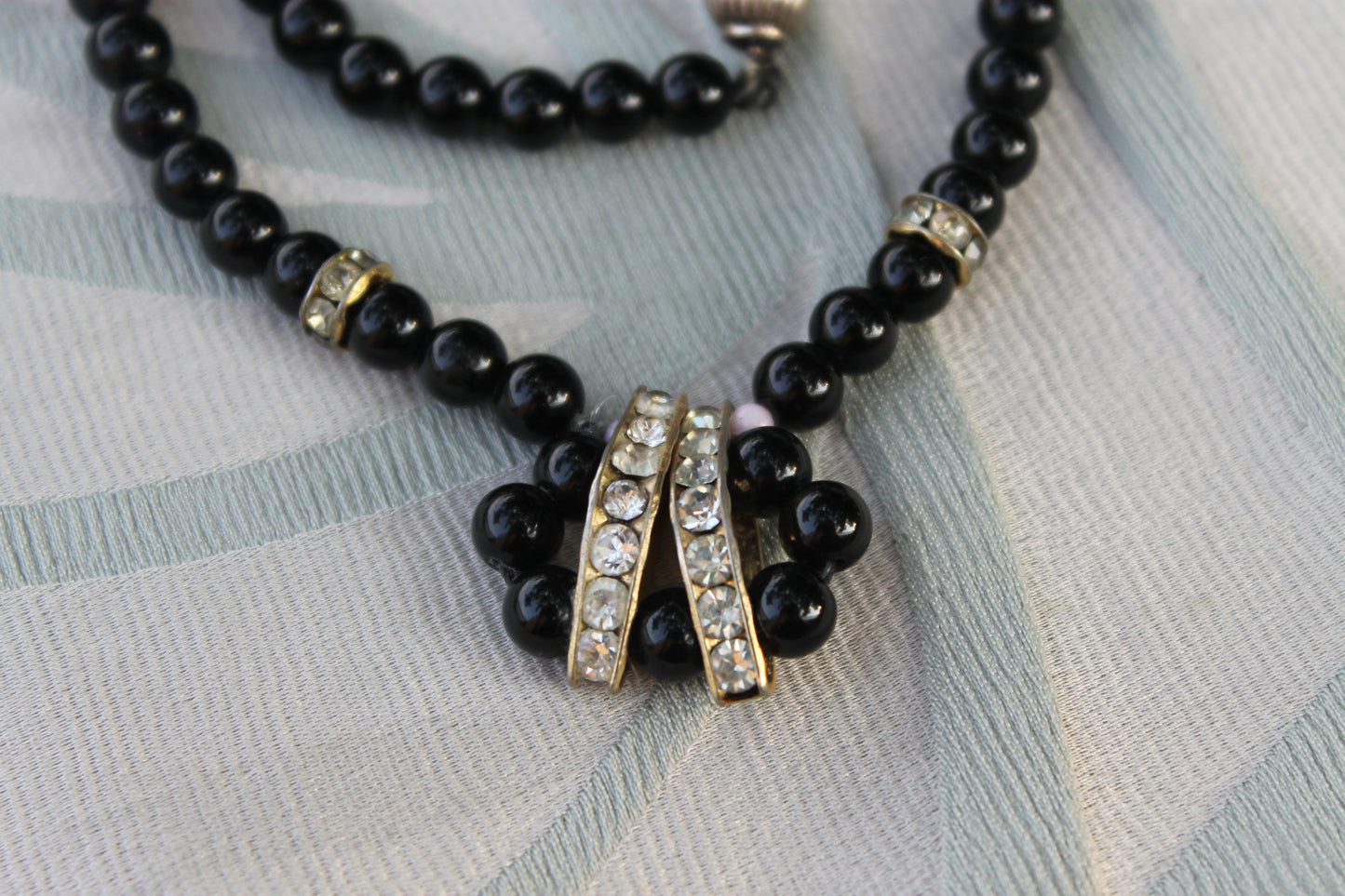 Geometria dell’Ombra - Vintage necklace with onyx and rhinestones