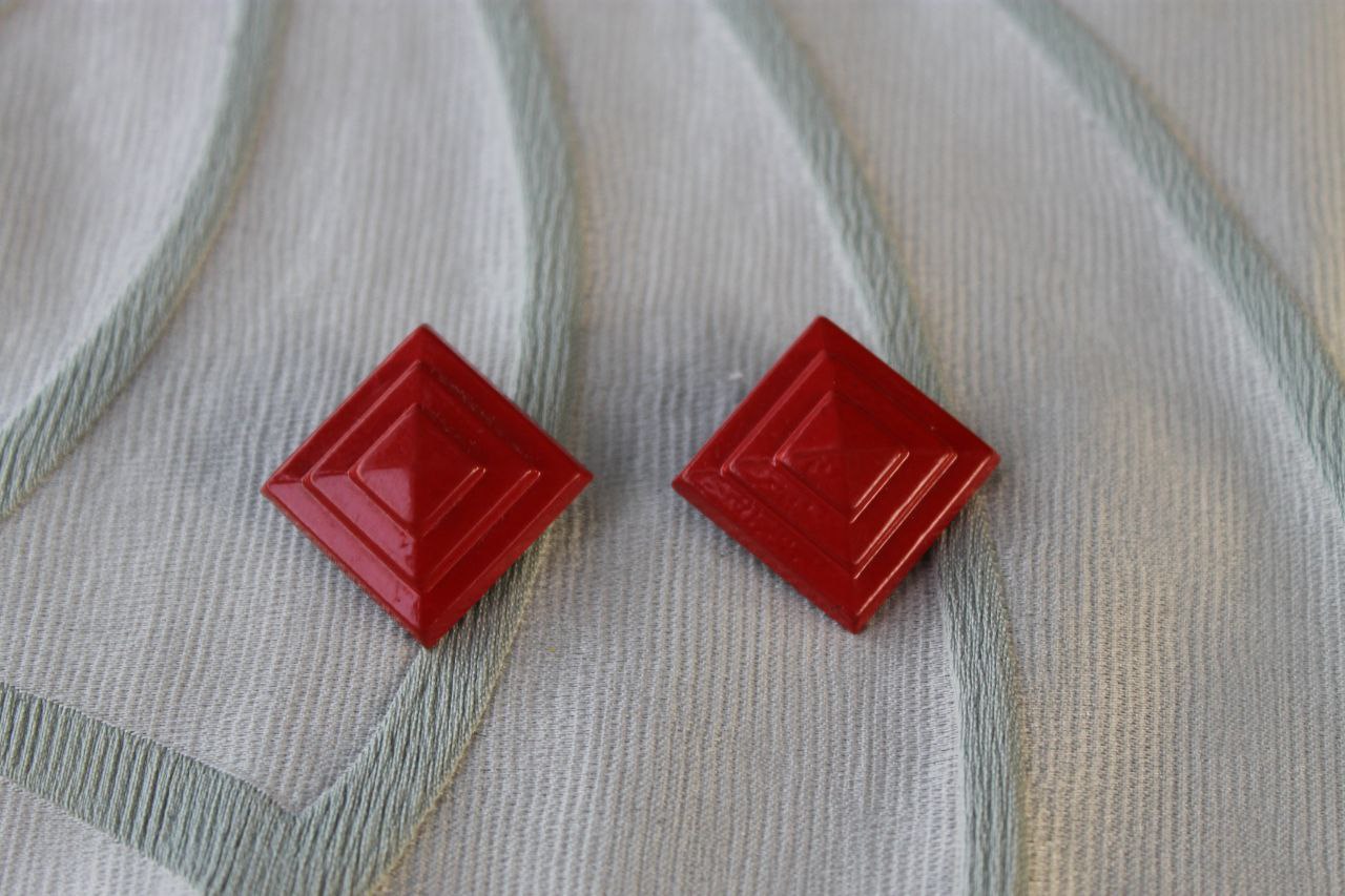 Geometria del Desiderio - Vintage red lucite earrings from the 1950s