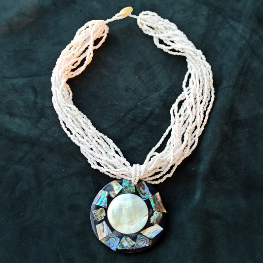 Respiro delle Maree - Multi-strand necklace with resin, mother-of-pearl, and abalone pendant