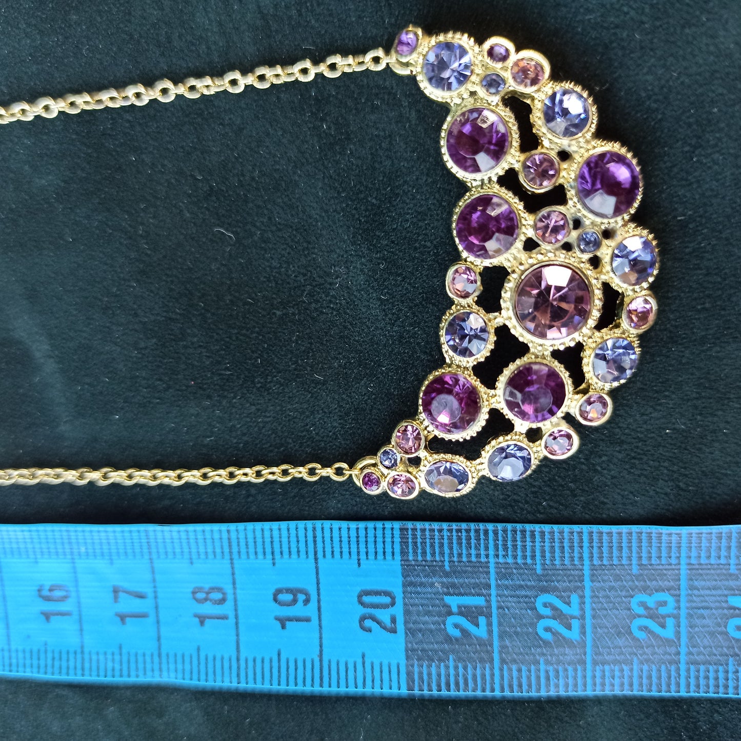 Lacrime di Aurora - Avon necklace in golden metal with pink and purple crystals